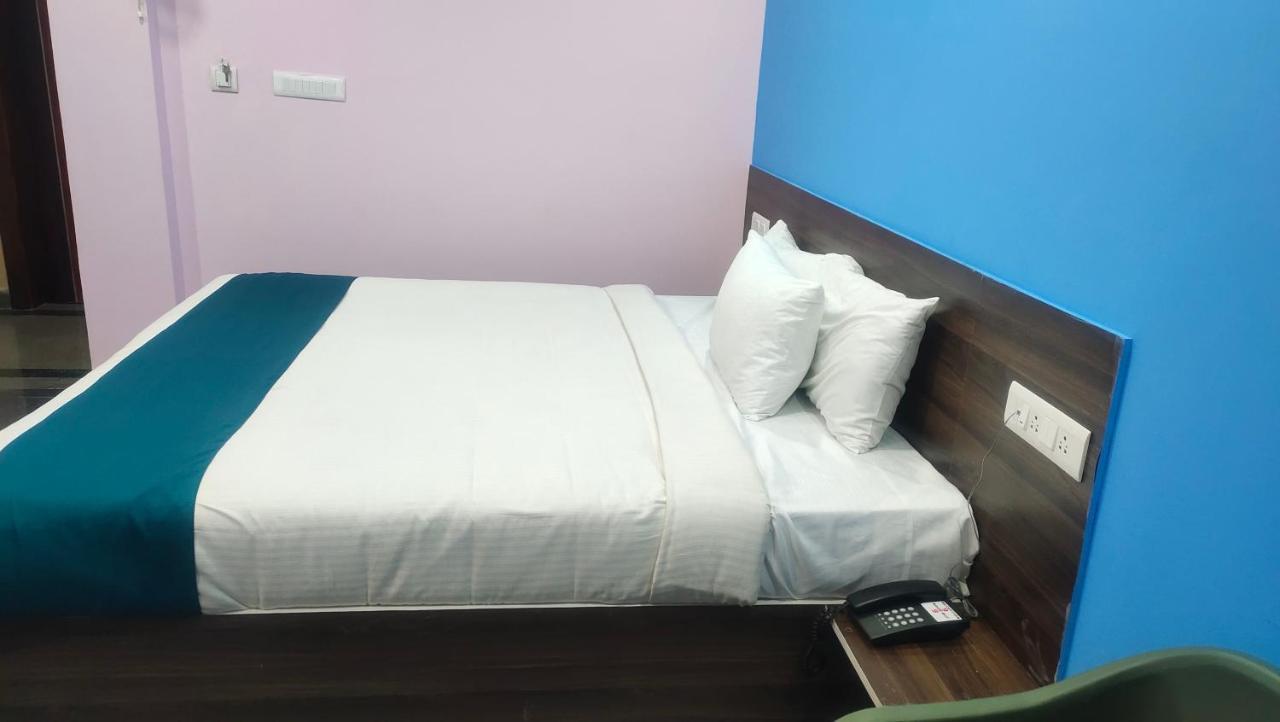 Grand Meridian Hotel 3*